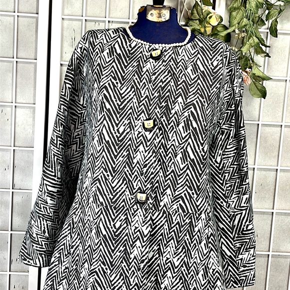 CAbi Zebra Print Tunic Blazer Size Large - Picture 2 of 13